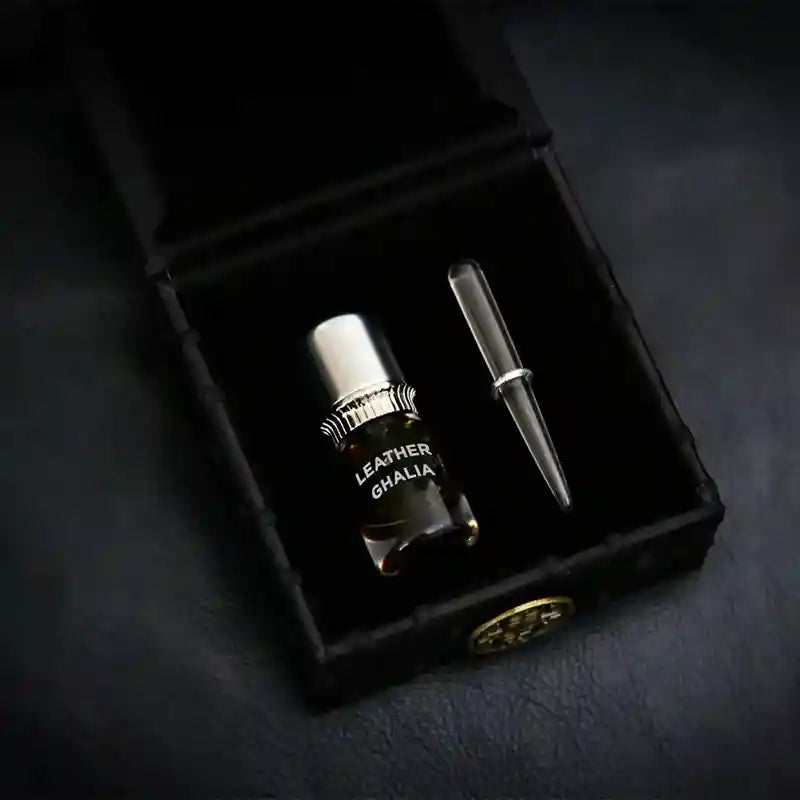 عطر إنصار عود ليذر غالية - 3 جم