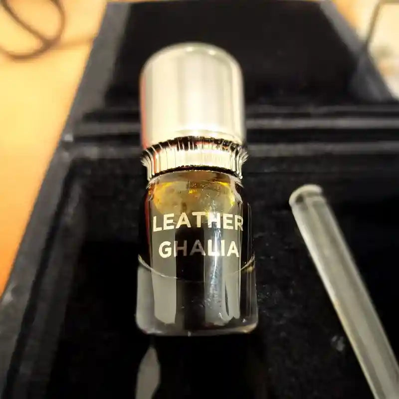 عطر إنصار عود ليذر غالية - 3 جم